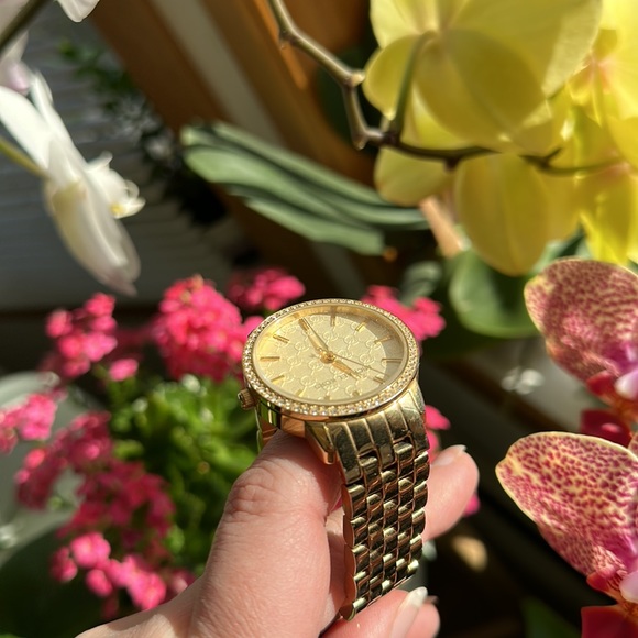 Gold & Crystal Michael Kors watch!! - Picture 5 of 12